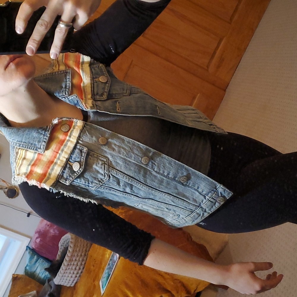 Custom patch denim vest - Picture 12 of 12